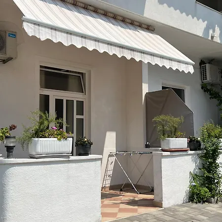 Apartments Jure Makarska Exterior photo