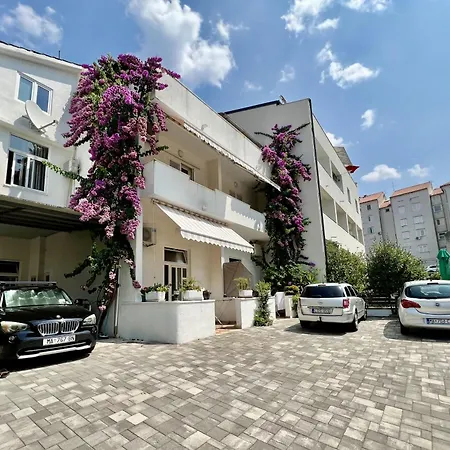 Apartments Jure Makarska Exterior photo