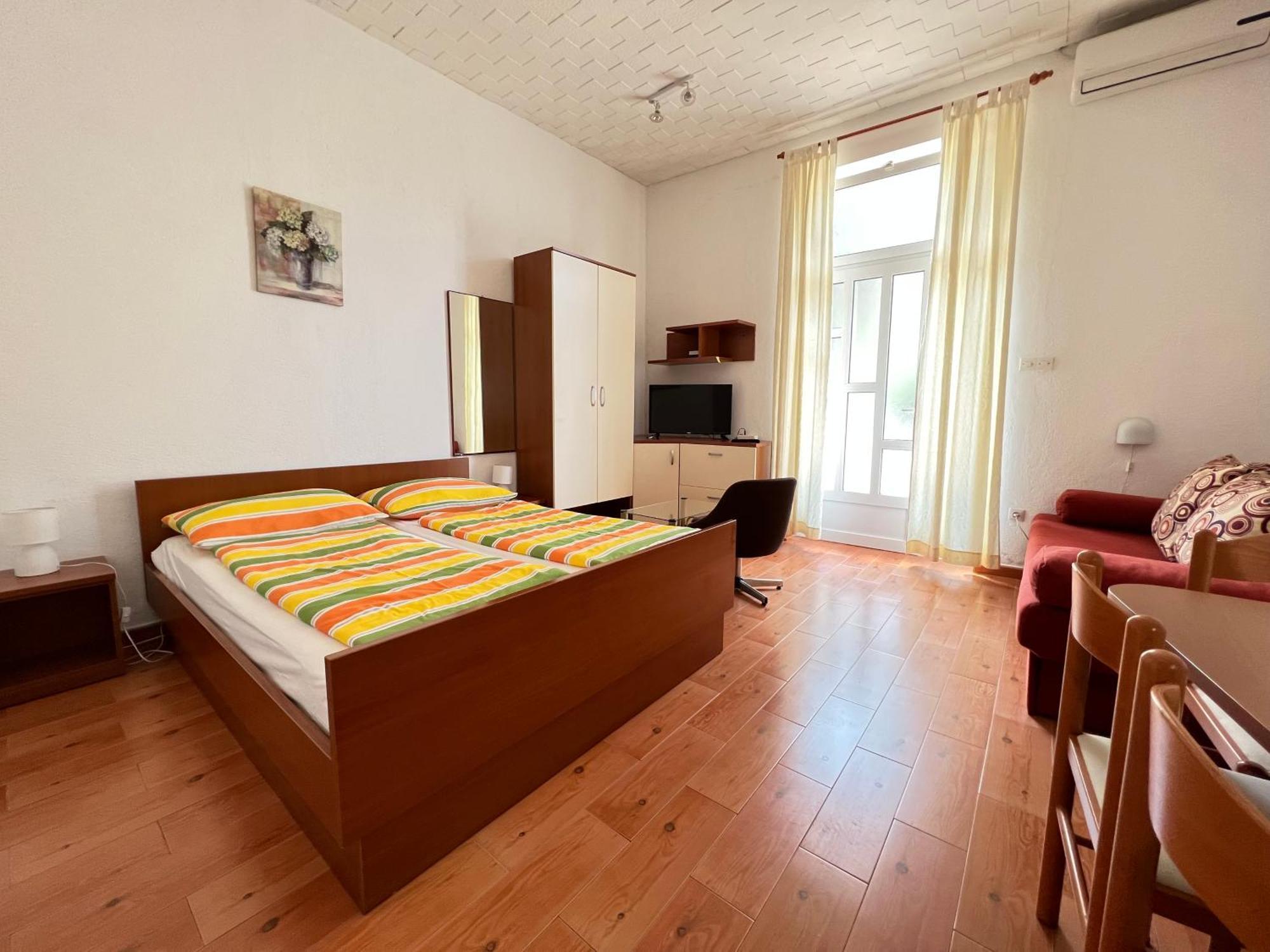Jure Apartment
